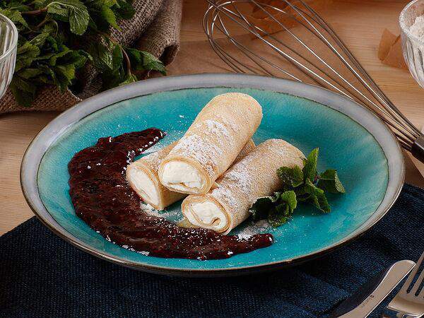 Пататапа - Блин со сливочным кремом и джемом