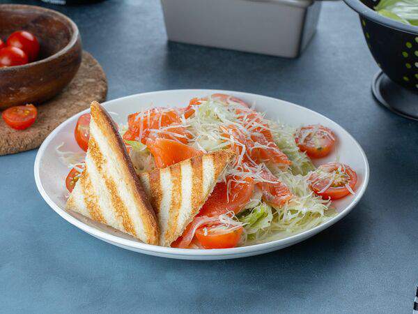 Славный кофе - Салат Цезарь с сёмгой