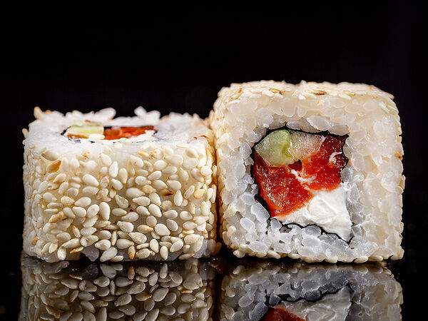 Sushi star & pizza - Филадельфия в кунжуте