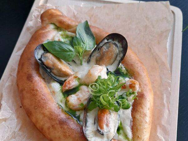 Unobar - Хачапури с морепродуктами