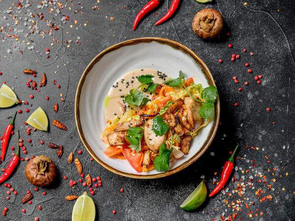 Spicy Band - Салат Чикен Тай