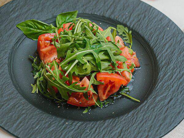 Винни  Пух - Салат из помидоров и рукколы