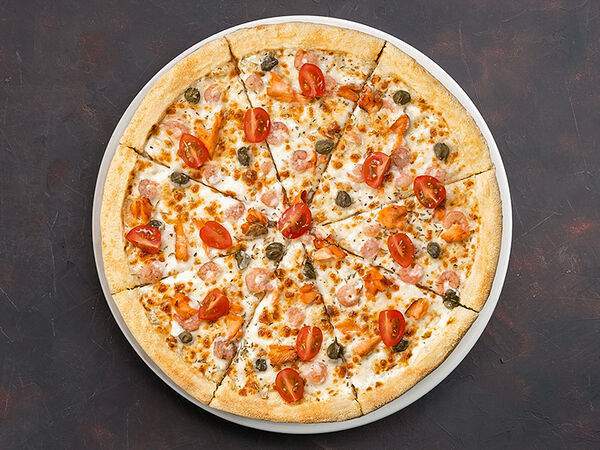 Garage - Пицца Калифорния с копченым лососем и креветками