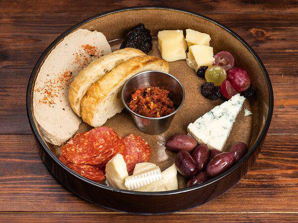 Трактир Колесо - Сет закусок под вино