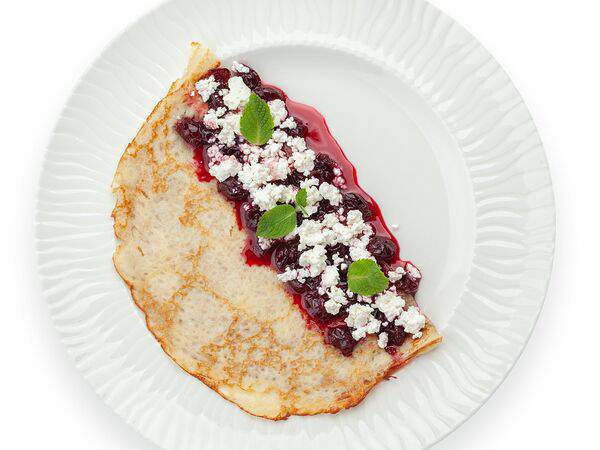 Da - Блины с творогом и вишнёвым вареньем