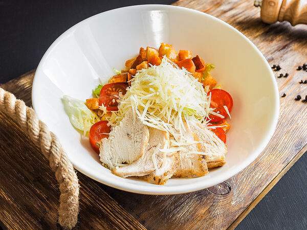 Кафе Арагви - Салат Цезарь с курицей