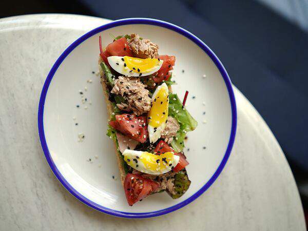 Кристалл - Брускетта с тунцом в ароматном масле