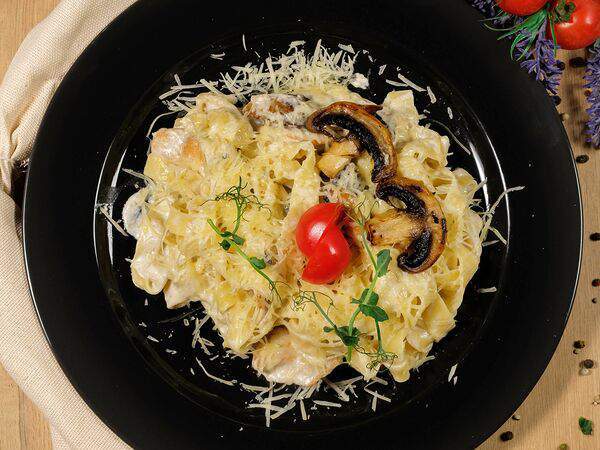 Эль барто - Фетучини с курицей и грибами