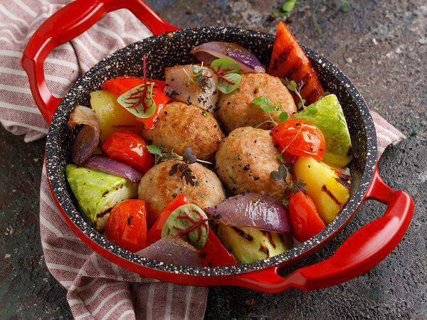 Баклажан Горьковская - Котлеты из индейки с овощами