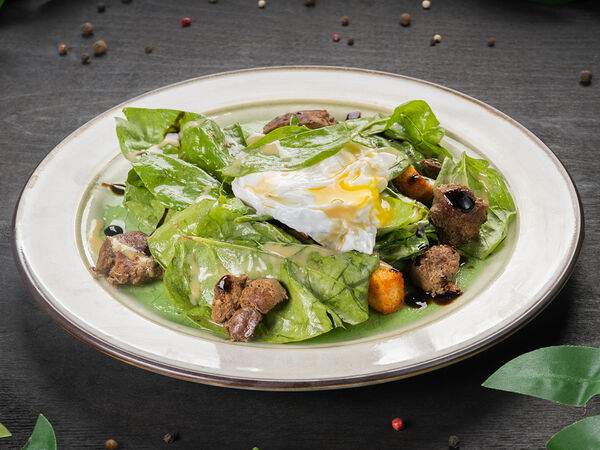 Мята Platinum - Салат Леонез с куриной печенью