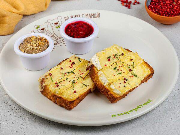 АндерСон - Тост бриошь с запеченным камамбером, паштетом из индейки с малиной