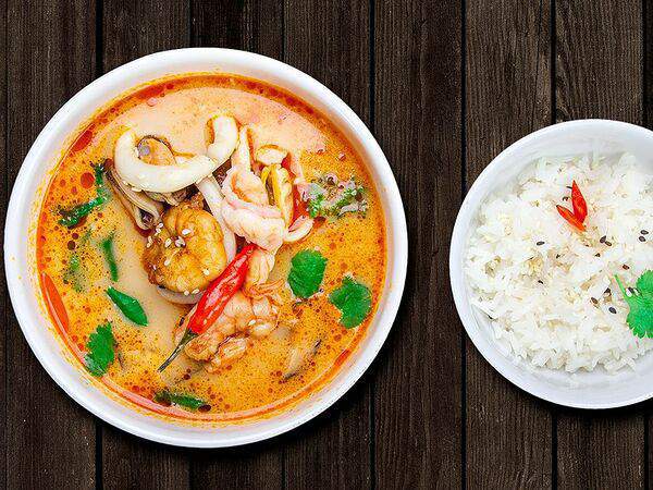 Pho Bo Азия - Том Ям с морепродуктами и рисом