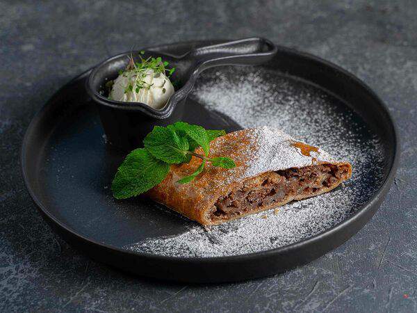 Macarena - Штрудель с яблоками и корицей