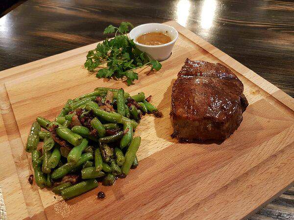 Трактир Мистер Бочкин - Медальон из вырезки