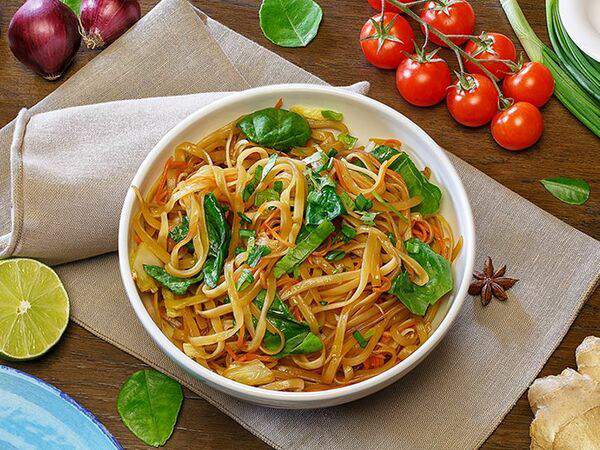 Kung Pho - Жареная лапша с овощами