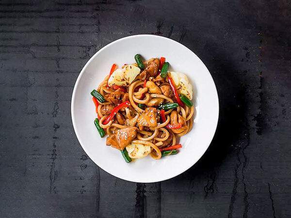 Рис - Лапша удон с курицей и овощами