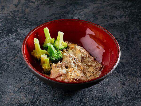 Frank by Баста - Тушёная индейка с брокколи и миндалём