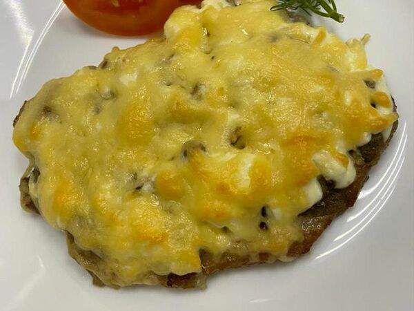 Маяк - Свинина, запеченная с помидорами