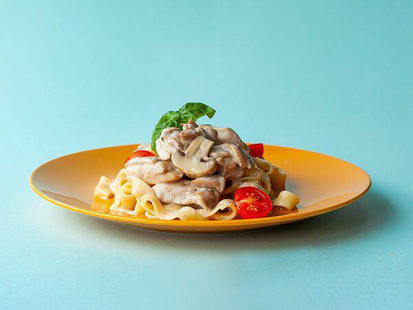 Sushi House - Паста с курицей и грибами