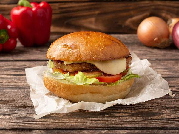 Та самая шаурма на Средном Григорян Артак - Гамбургер с курицей и сыром