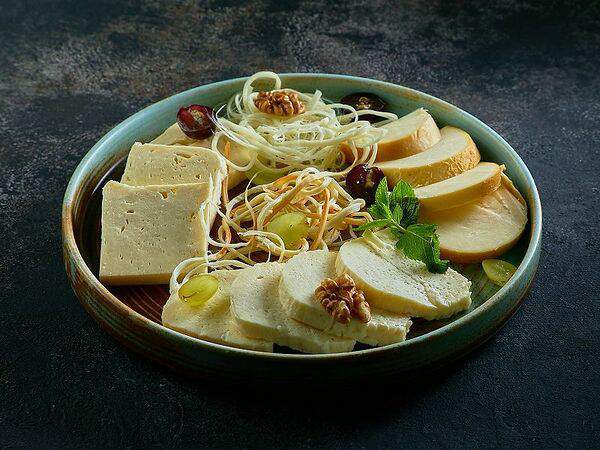 Двор Помидор - Ассорти из грузинских сыров