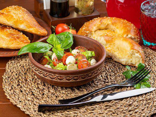 Plove - Салат Капрезе