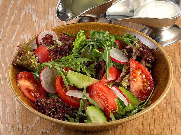 Колбасофф - Бизнес-ланч Салат из свежих овощей со сметаной