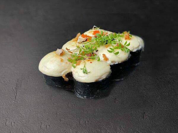 Моrе - Запеченный ролл с лососем, креветкой и соусом Голландез