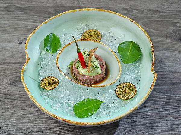 Ресторан Старый Город - Тартар из тунца с кремом из авокадо