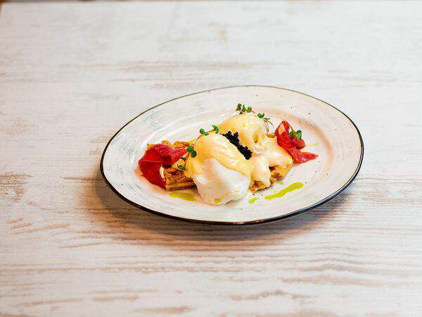 Васильки - Вафли из цельнозерновой муки с лососем и соусом Голландез