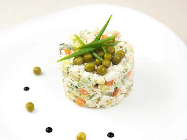 Лебединое озеро - Салат Столичный с куриным филе