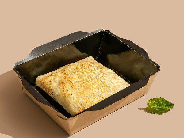 Greenbox - Овсяный блинчик с лососем холодного копчения, зеленью и сыром