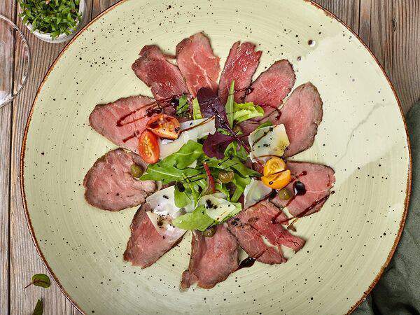 Liman - Карпаччо из ростбифа с трюфельным соусом