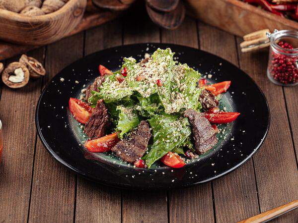 Ларисс Иванну Хачу! - Микс салат с медальоном из говядины и граната