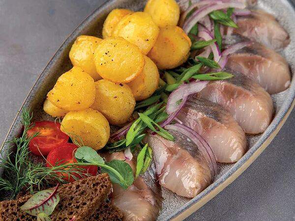 Бумбараш - Сельдь с золотистым картофелем и ялтинским луком