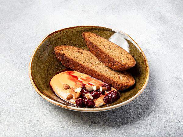 Пшеничный кот - Паштет из печени цыпленка с вишневым вареньем и миндалем