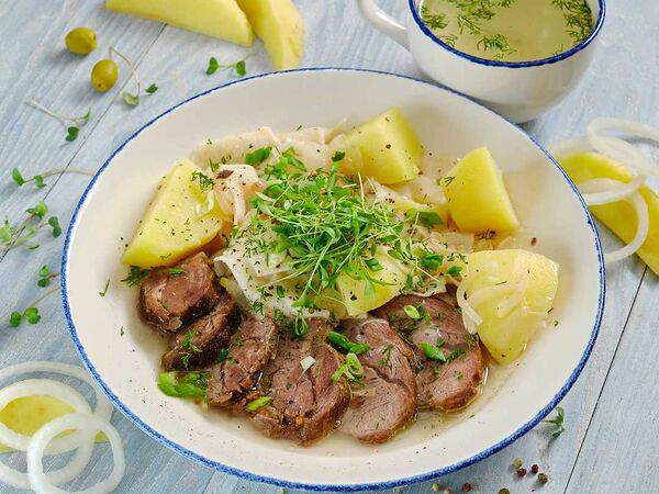 Мархаба - Традиционное тюркское блюдо бешбармак с томлёной бараниной