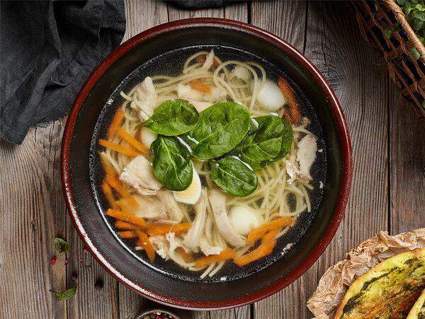 Liman - Куриный суп с яйцом и шпинатом