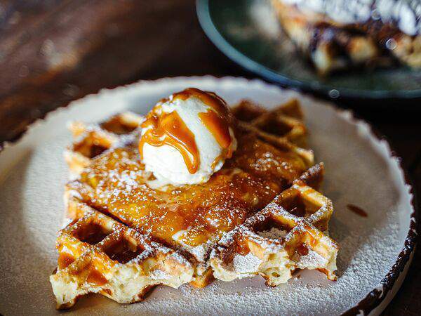 Coffee Therapy - Вафля с маскарпоне и соленой карамелью