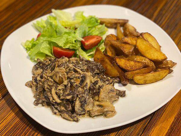 Акапулько - Говядина в сливочном соусе с грибами