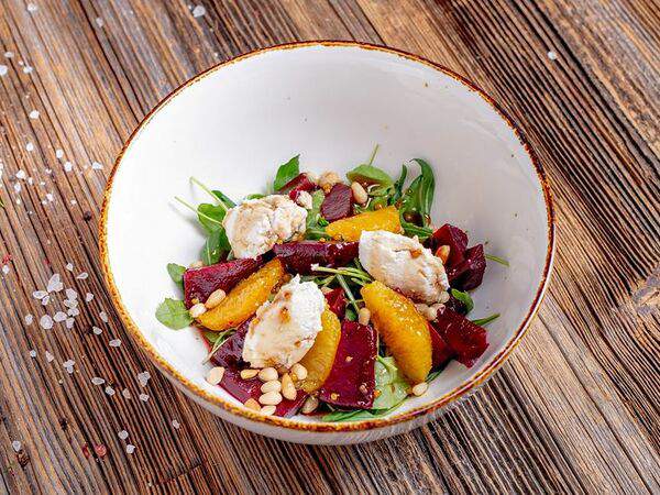 Parmesan - Салат с козьим сыром