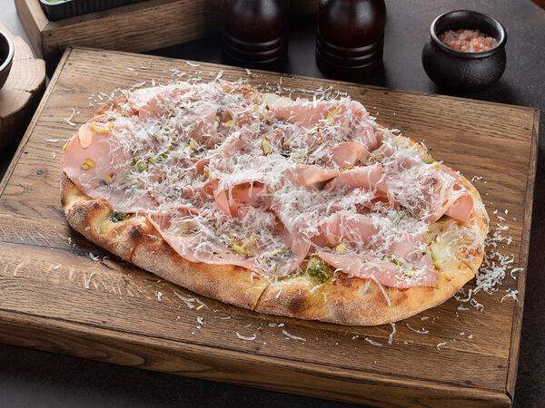 Wine & Pinsa - Мортаделла с фисташковым песто