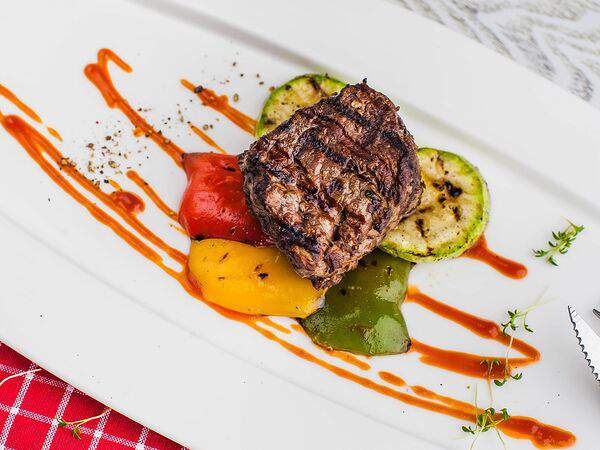 Aura Verdant Restaurant - Бон миньон