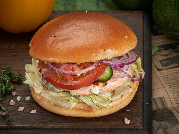 Рыбная мануфактура №1 - Бургер с треской и лососем