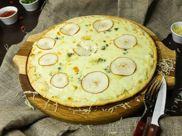 Мангал хауз - Пицца с грушей и горгонзолой