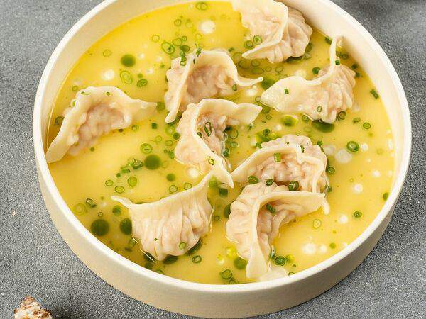 Море рядом - Равиоли с креветками в бульоне