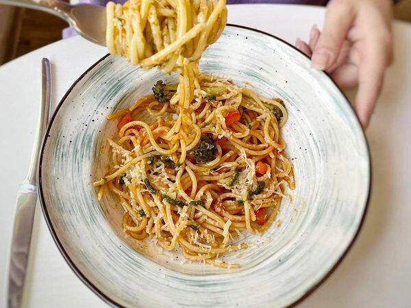 Дом Анны Францевны - Спагетти с овощами в томатном соусе