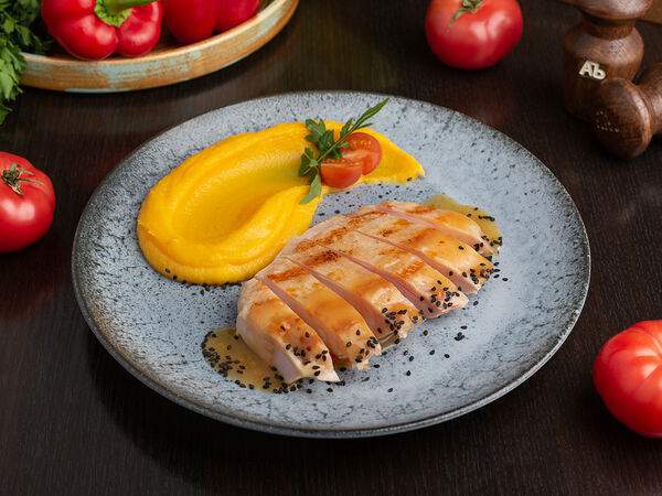 Абсолютъ - Куриное филе на гриле с пюре из тыквы и картофеля