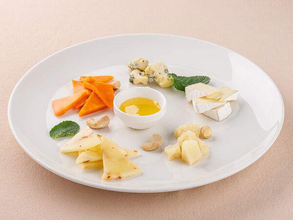 Беллуччи - Сырная тарелка