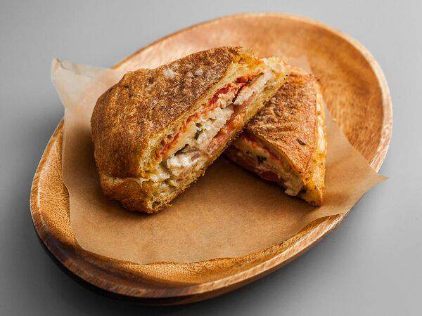 Калипсо кофе - Чиабатта с куриной грудкой